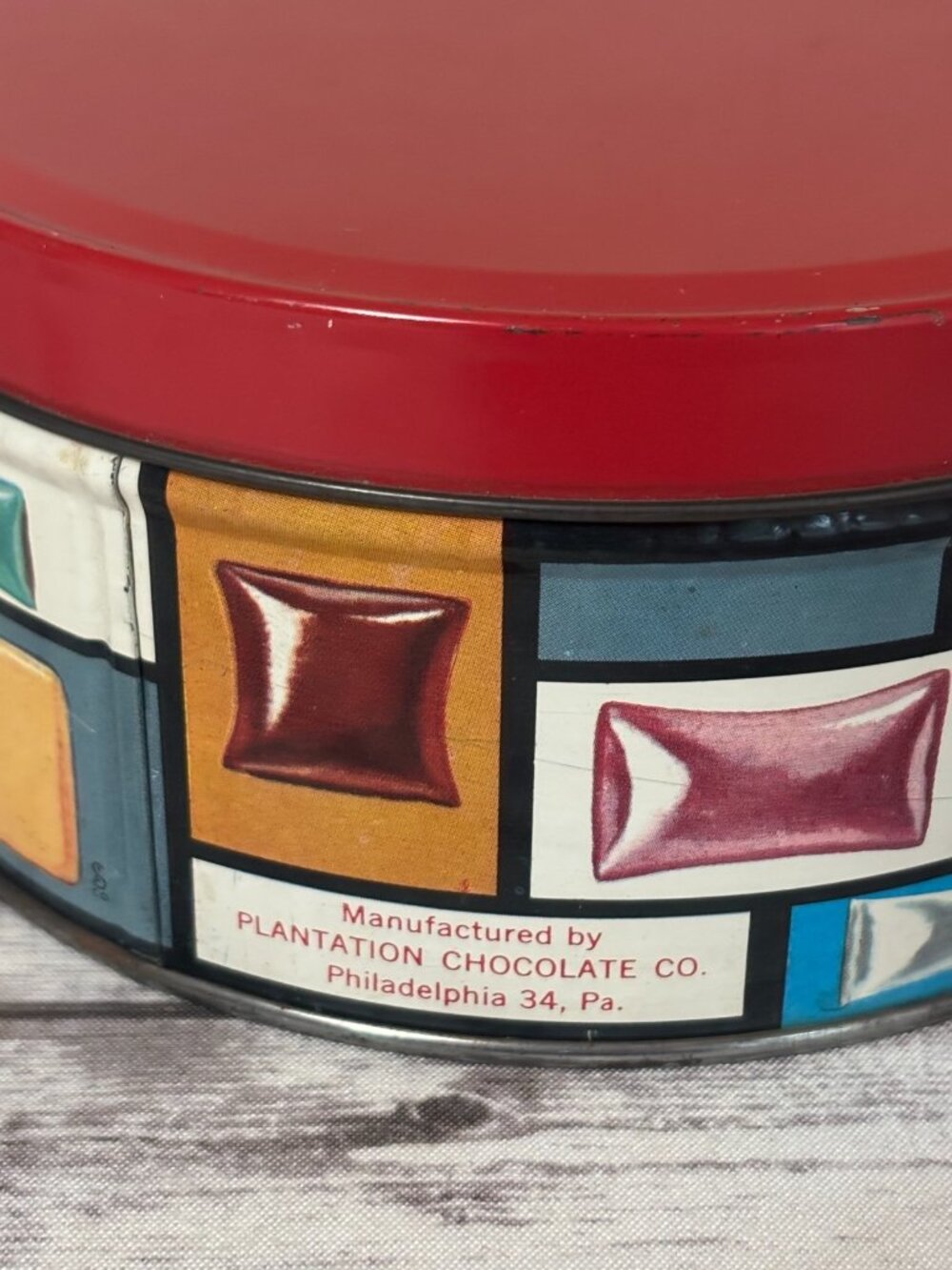 1960's MCM Vintage Plantation Daintes Tin by Plantation Chocolate Candy - Picture 2 of 9